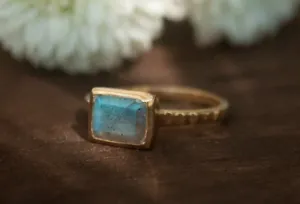 Cherryl Labradorite Gold Ring