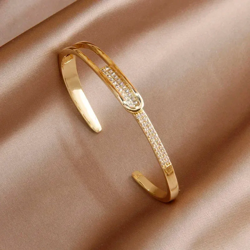 Classic Luxury Zirconia Cross Charm Bracelets For Women Elegant Bangle