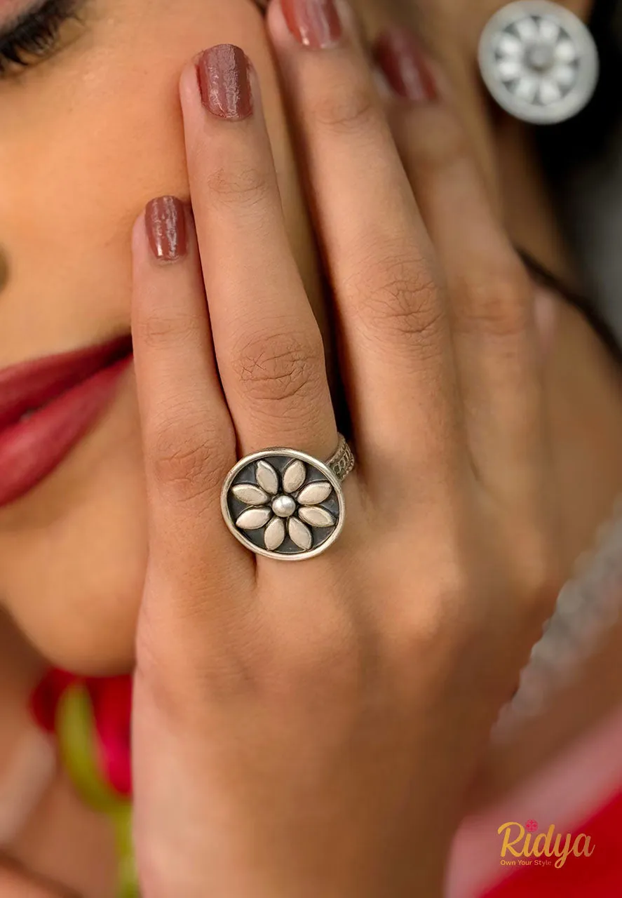 Floral Coin Elegant Ring