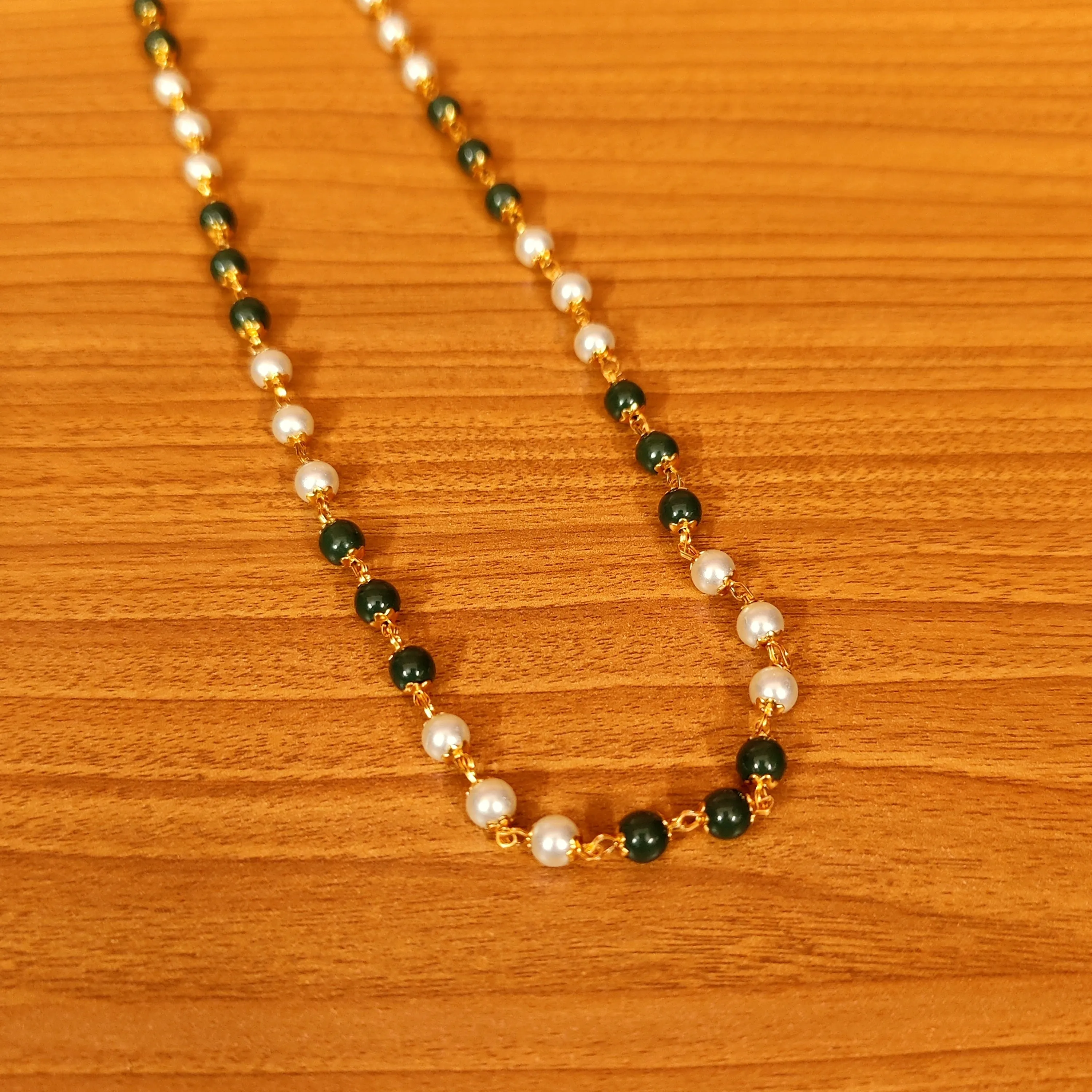 GREEN BEADS & PEARL SINGLE LINE NECKLACE