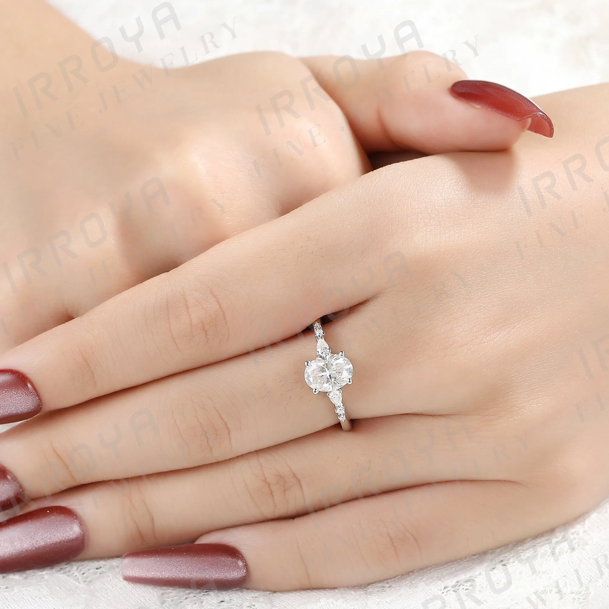 IRROYA Moissanite Women's Ring 1.5 Carats DE Color Oval Cut Moisaanite Wedding Rings for Women Pear Platinum Plated 925 Sterling Silver Rings Classic Design Promise Ring Gifts for Her