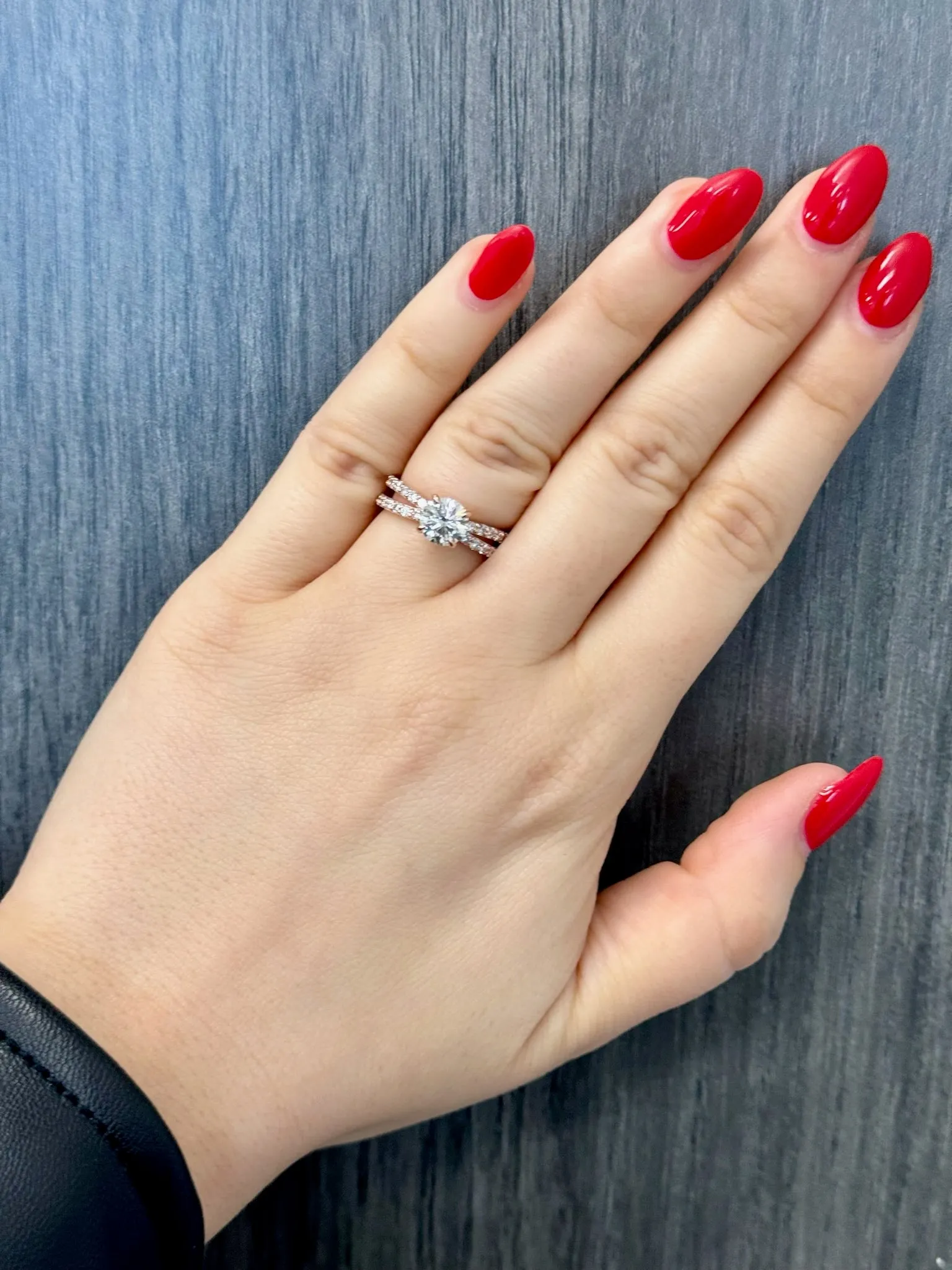 Praline - Split Double Band Round Diamond Ring with Side stones