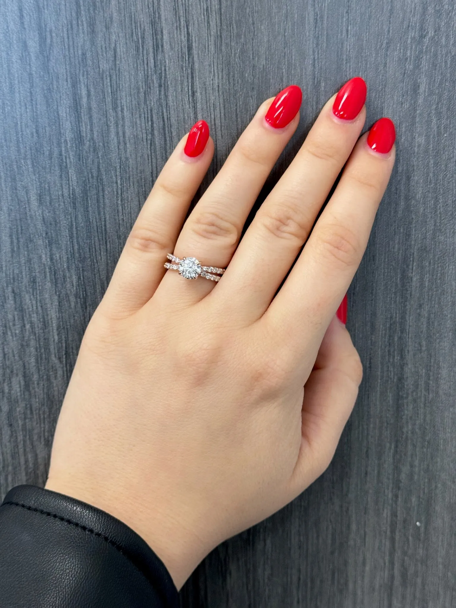 Praline - Split Double Band Round Diamond Ring with Side stones