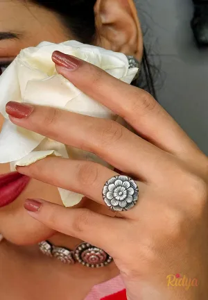 Textured Rose Elegant Ring