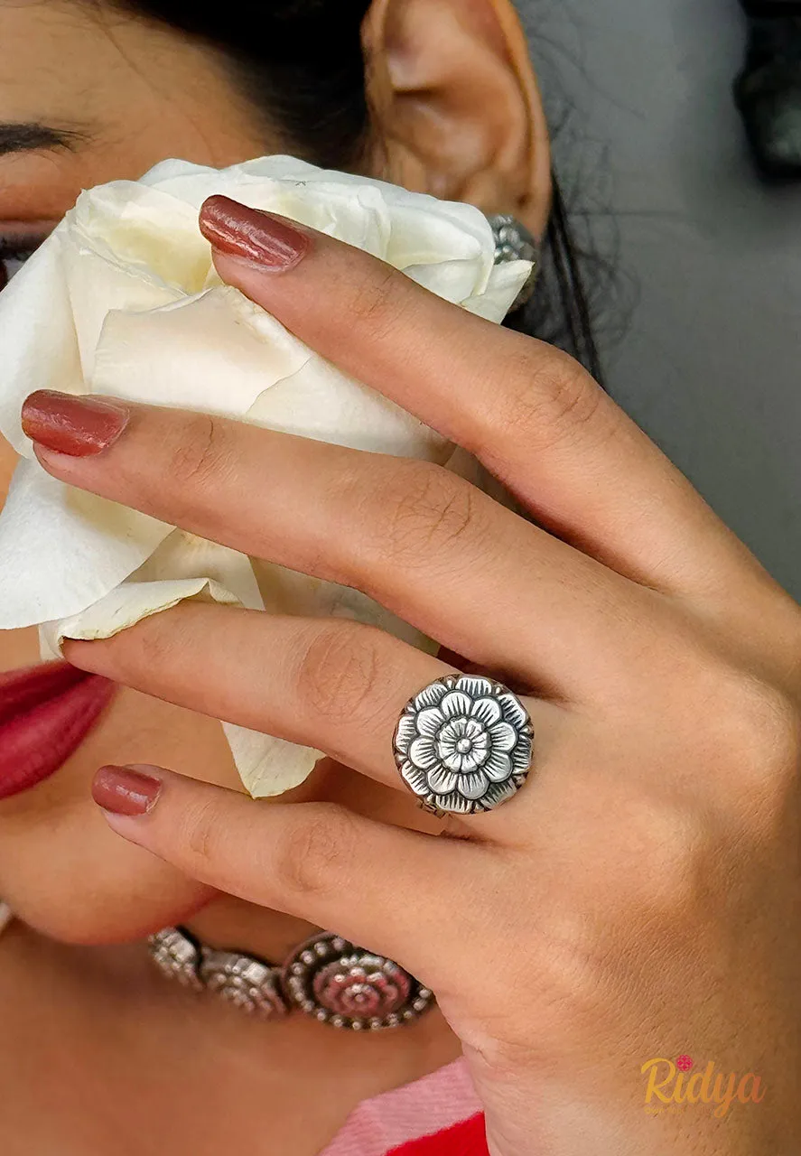 Textured Rose Elegant Ring