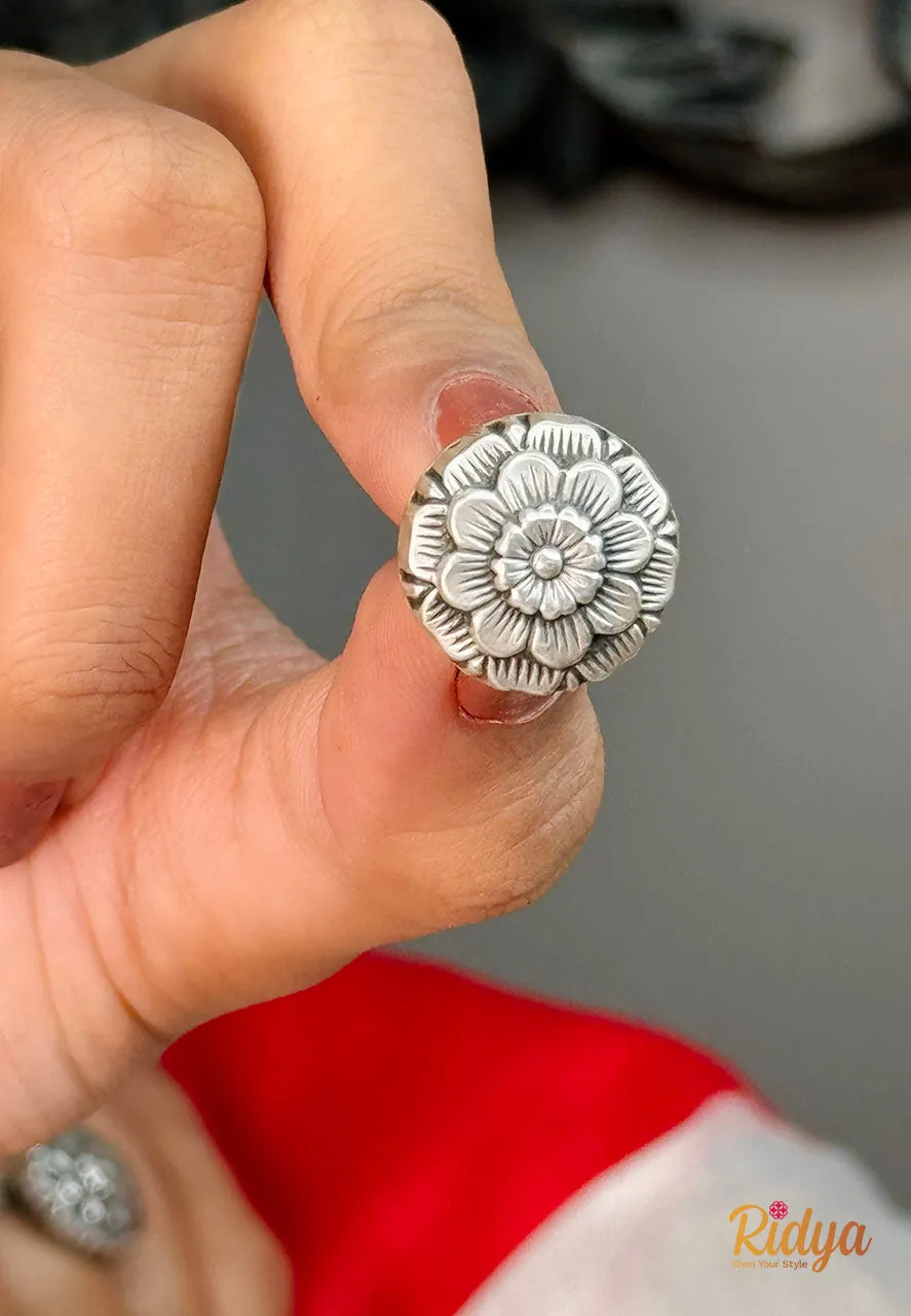 Textured Rose Elegant Ring
