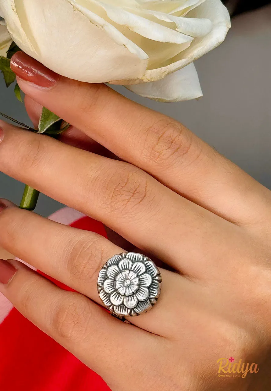 Textured Rose Elegant Ring