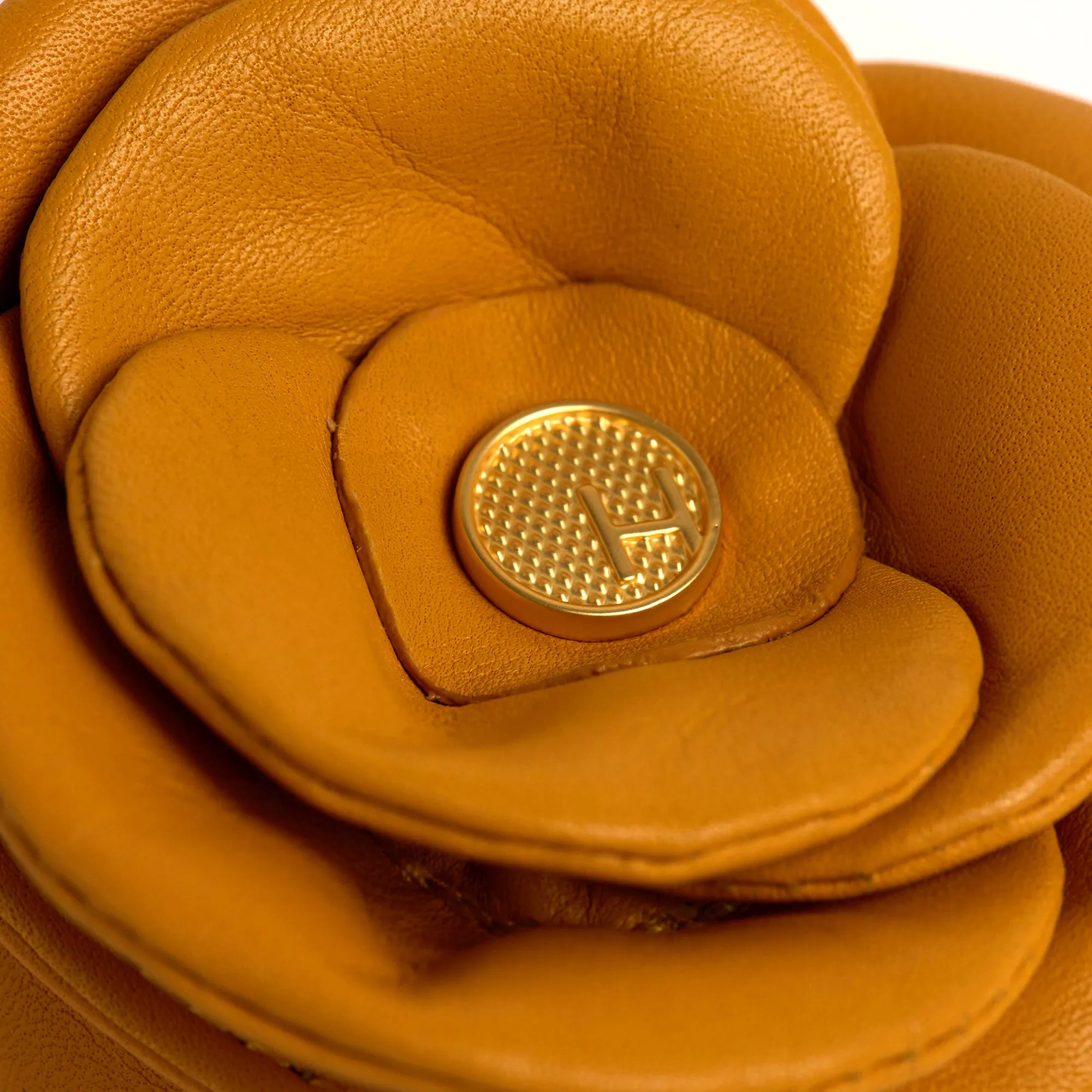 Vince Floral Charm | Chanterelle /Brushed Gold