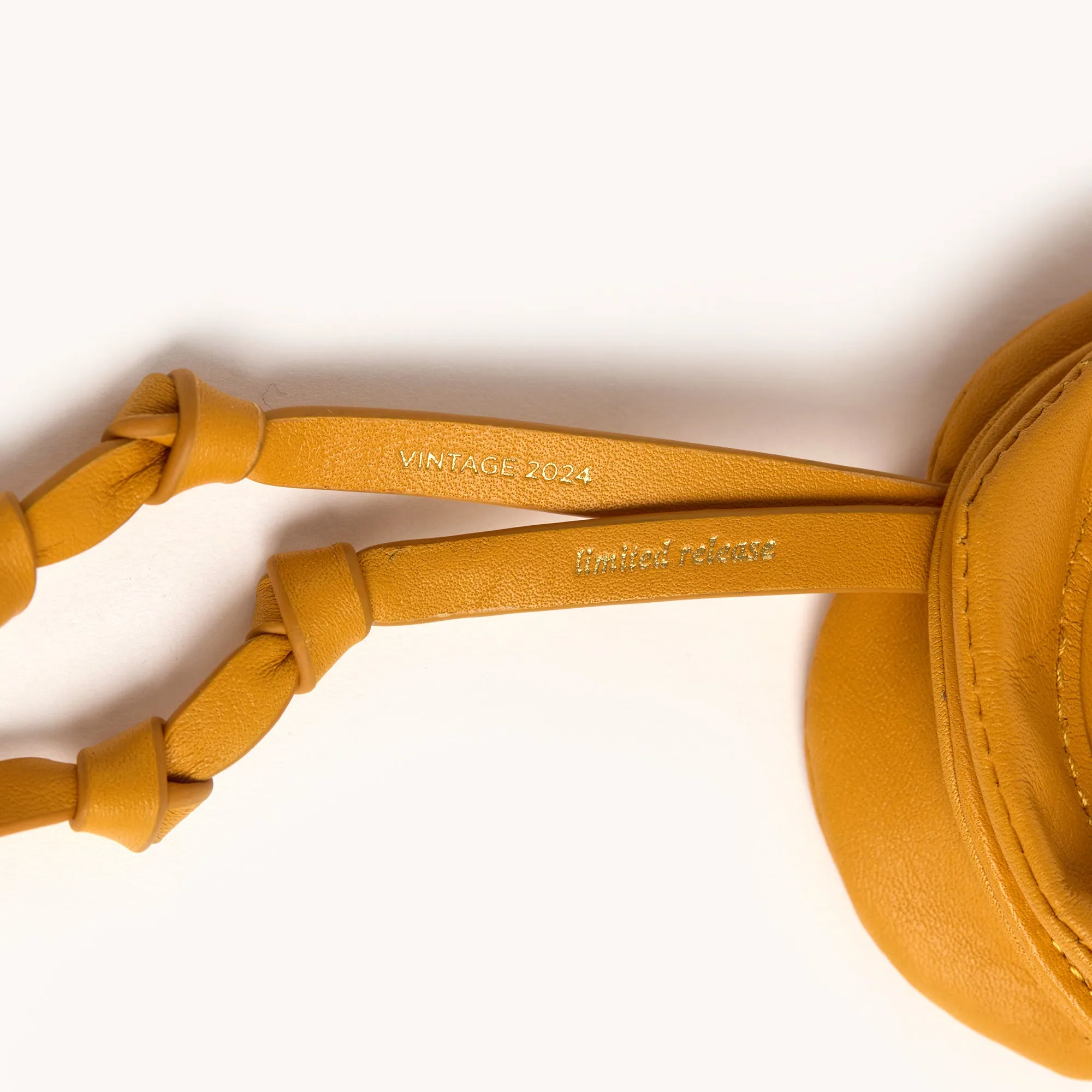 Vince Floral Charm | Chanterelle /Brushed Gold